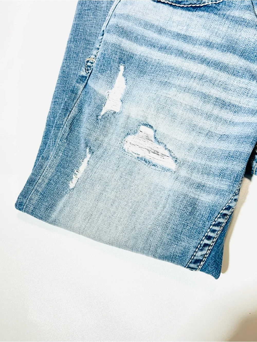 BKE buckle jeans Jake Straight Leg jeans distressed medium wash women size 29
